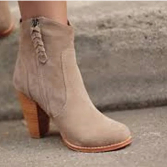 Joie Dalton Suede Western
Bootie Leather Size
EUR 40 size 10 US IN TAUPE Cement - Picture 1 of 16